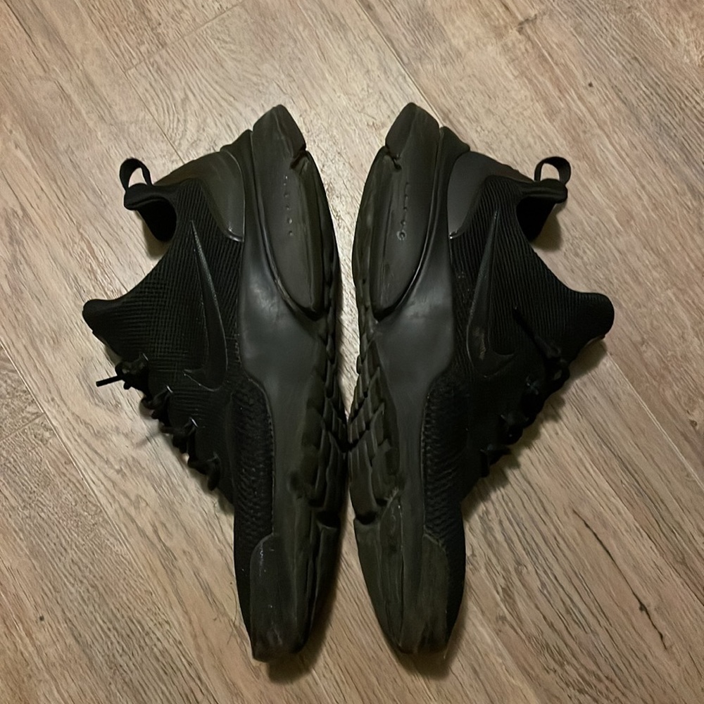 Nike Shoes - Picture 5 of 7